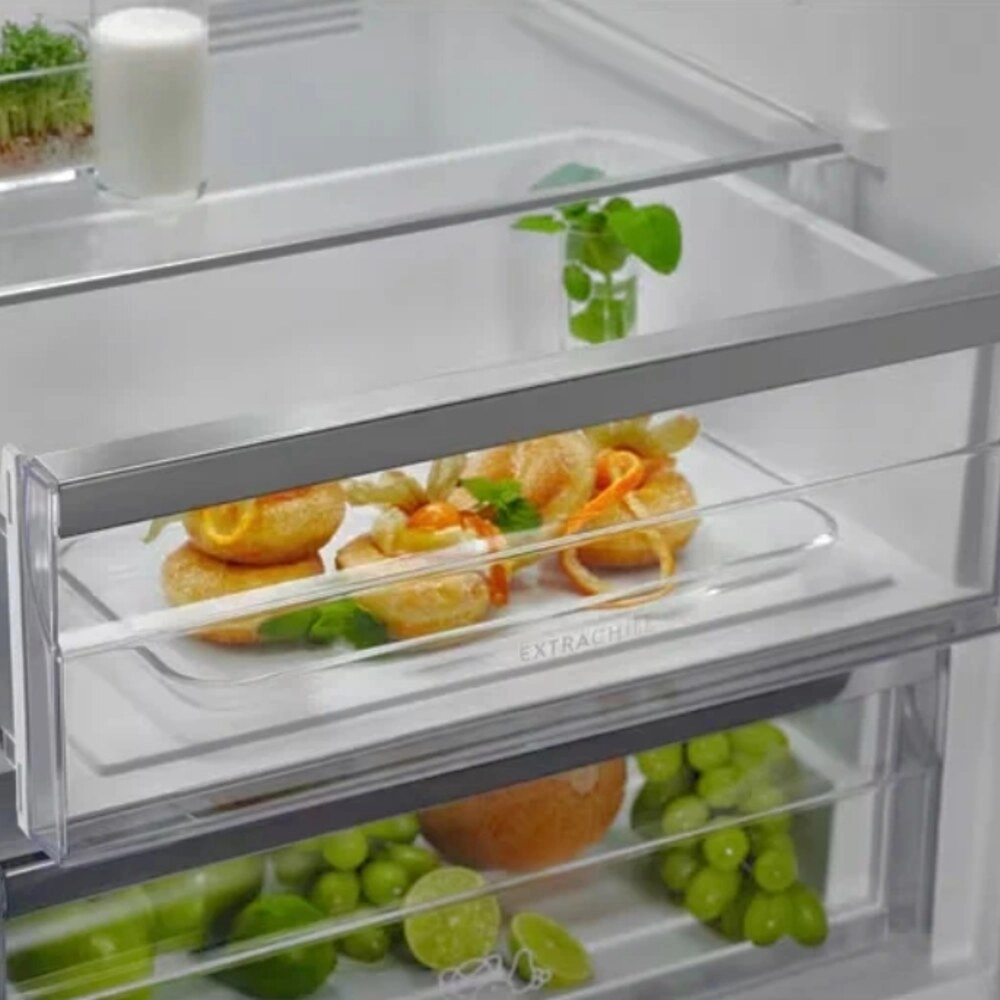 Холодильник Electrolux LNT7ME36G2